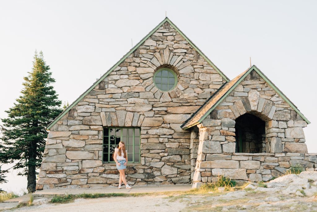 Senior photo session vista house mt spokane wa.