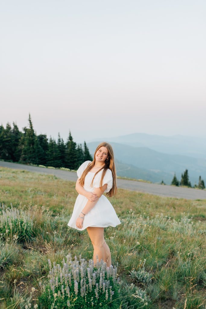 Senior photo session on top of mt spokane Wa with wildflowers