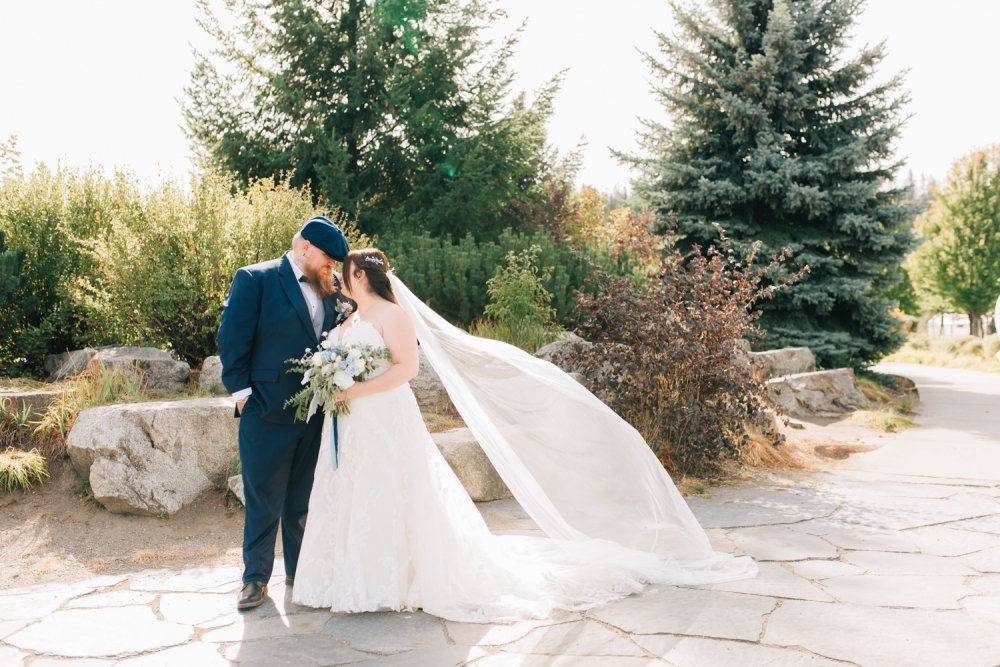 coeur d'alene Idaho wedding photography Riverstone park. bride and groom with veil